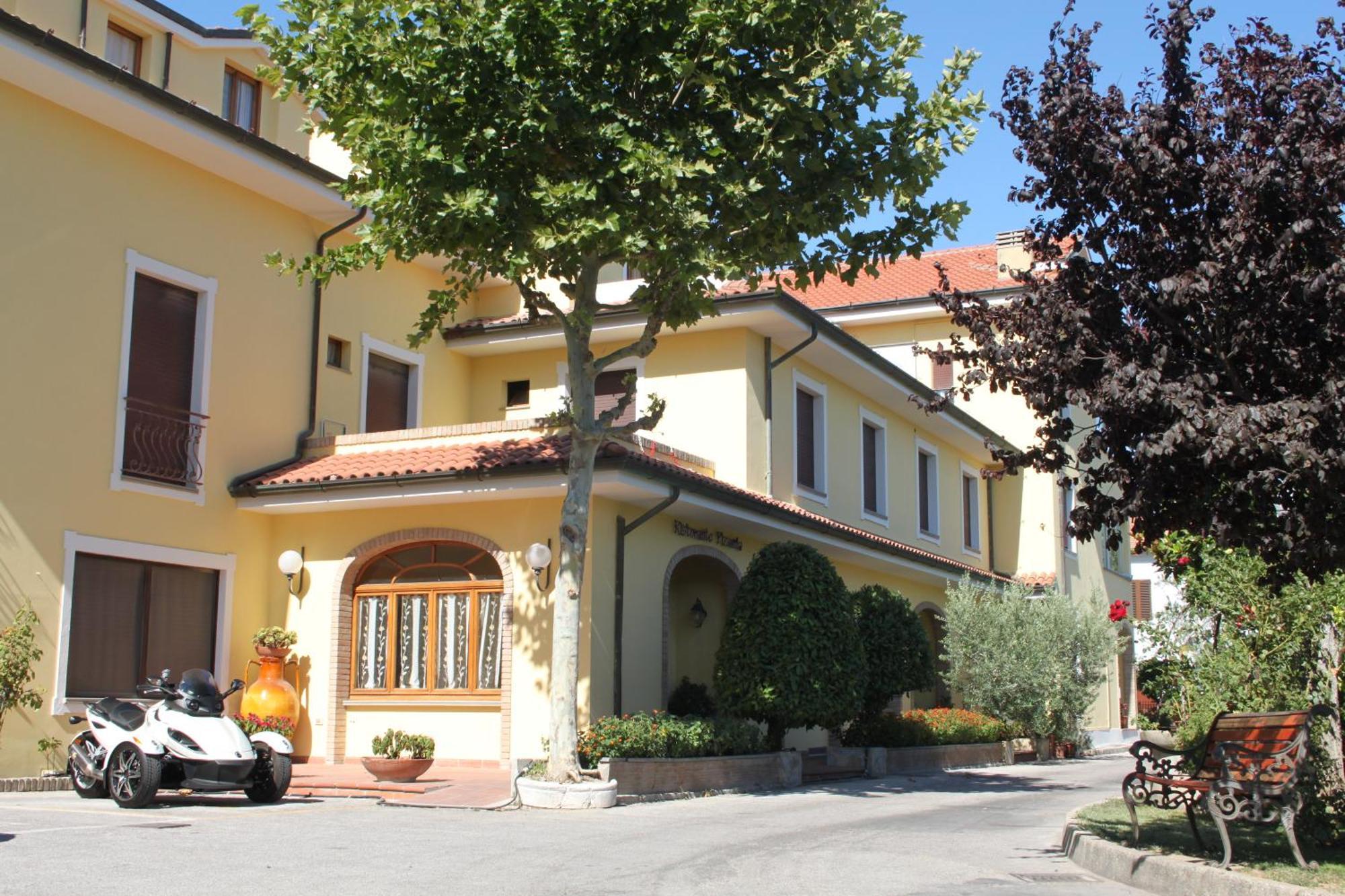 Hotel Girasole Civitanova Marche Exterior photo