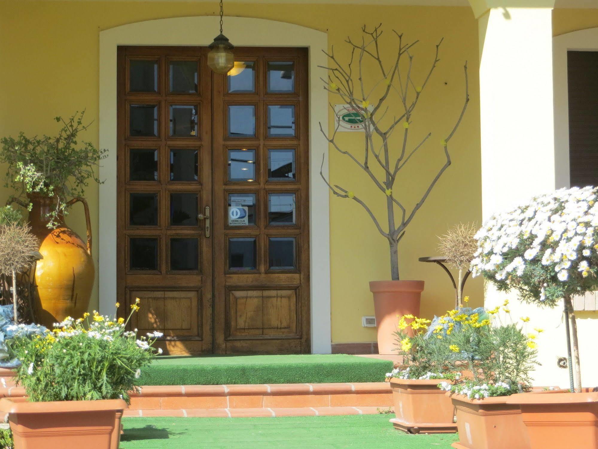 Hotel Girasole Civitanova Marche Exterior photo
